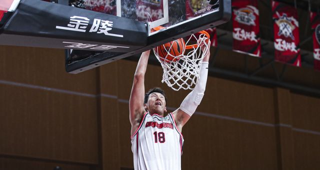 转折点广东宏远刷新队史纪录，西甲赛后攻防权衡，目标明确，轮换策略成焦点(是谁打响了南昌第一枪)