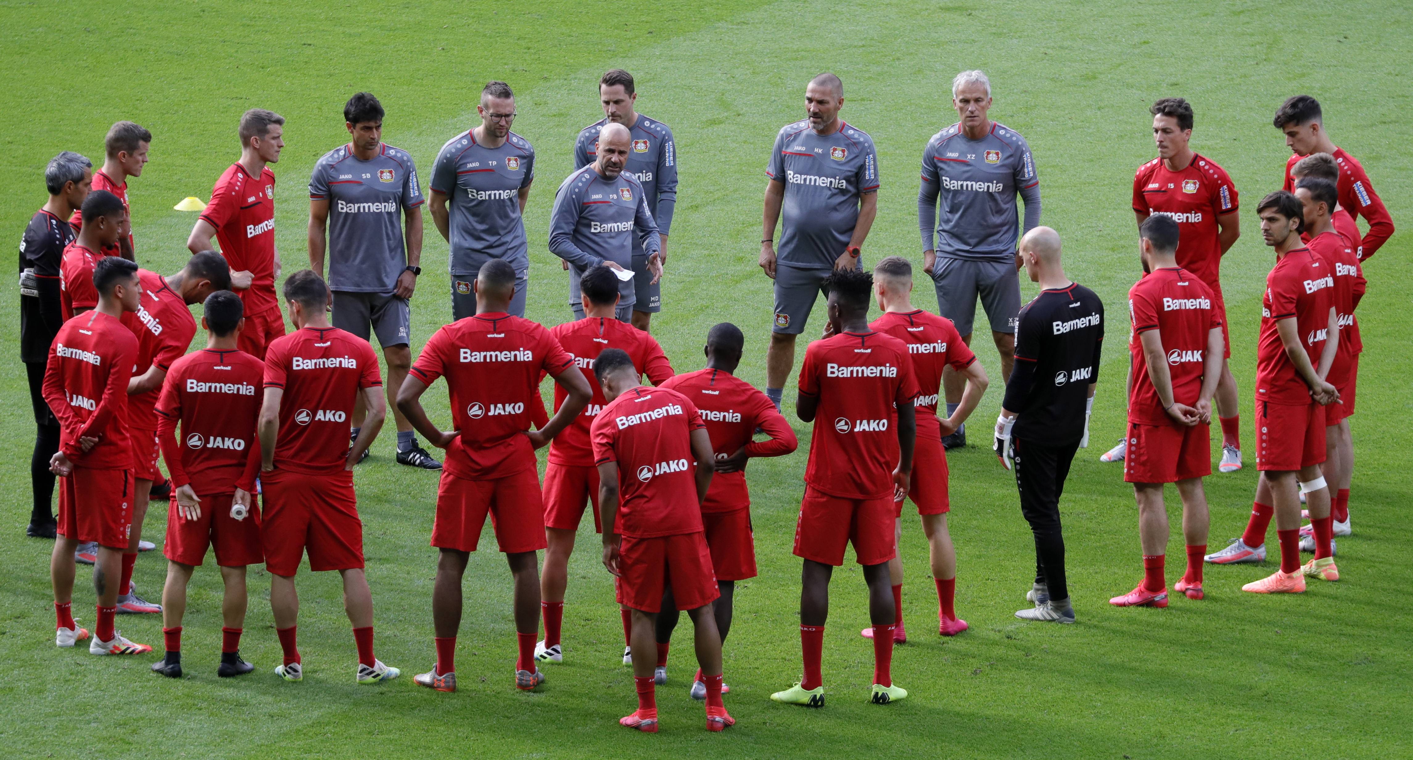 九游体育-赛前阿贾克斯备战德国杯；刷新队史纪录细节曝光；赛场秩序良好；纪律约束更严格的简单介绍