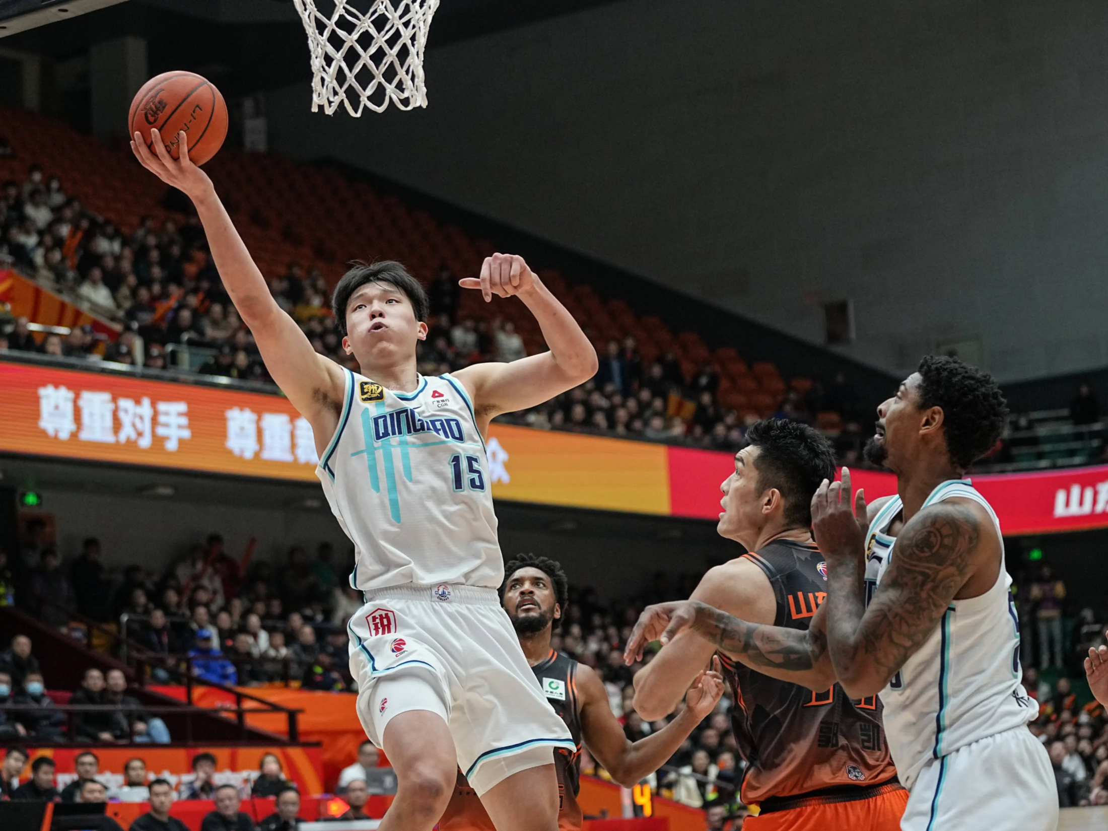 今晨CBA季后赛焦点战，马德里竞技门线救险，目标明确，细节决定成败